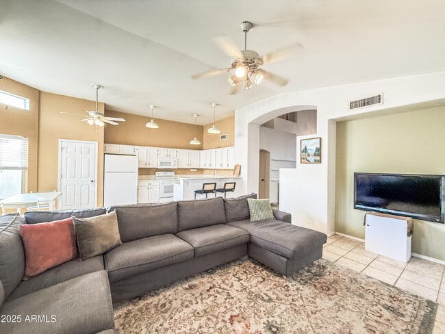 Building Photo - 5057 E Delta Ave