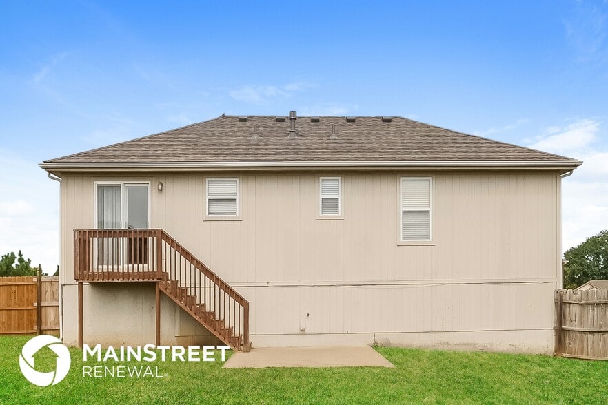 Building Photo - 1613 NW High View Dr