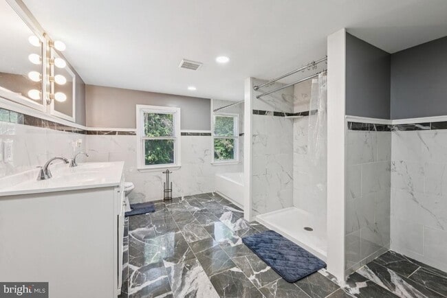 Building Photo - 161 Rancocas Rd