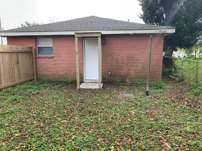 Building Photo - 1820 Tricou St