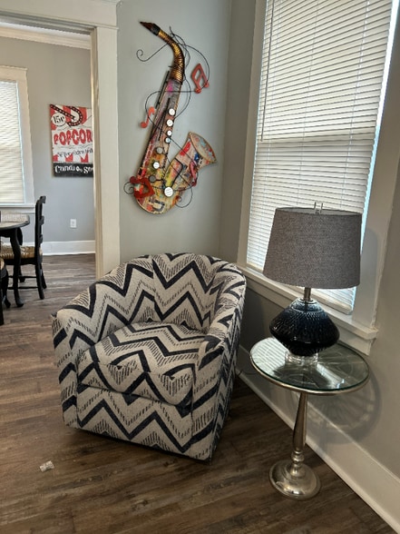 Building Photo - 1323 Franklin St