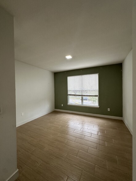 Master Bedroom - 5621 Pinnacle Heights Cir