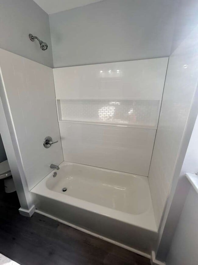 Building Photo - 67 Fairlawn Ave