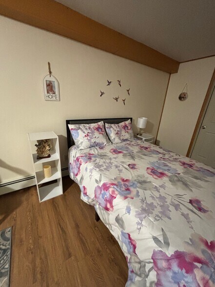 Building Photo - 615 June St