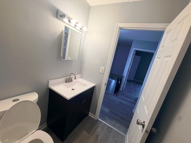 Building Photo - 6203 Kit Carson Dr