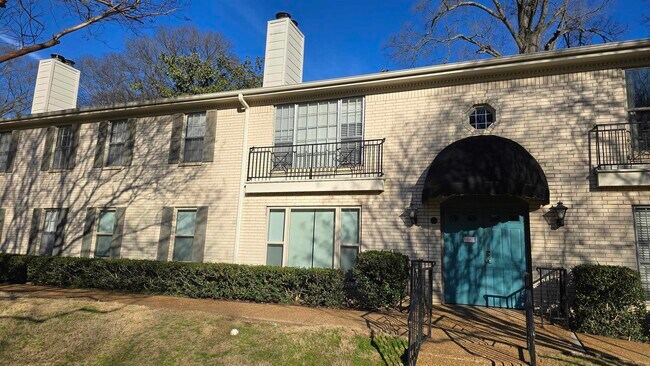 Building Photo - 284 C St