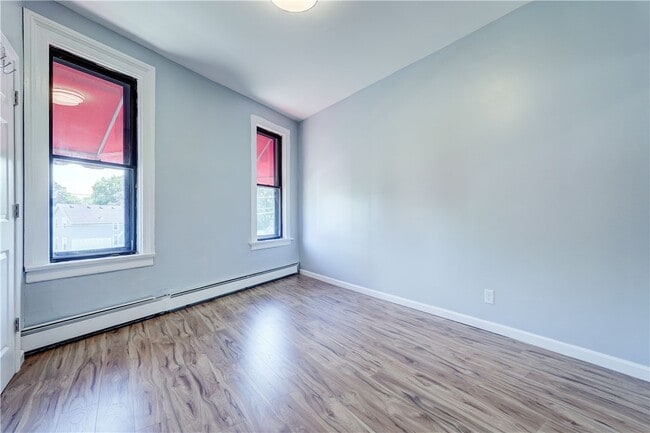 Building Photo - 90 Henrietta St