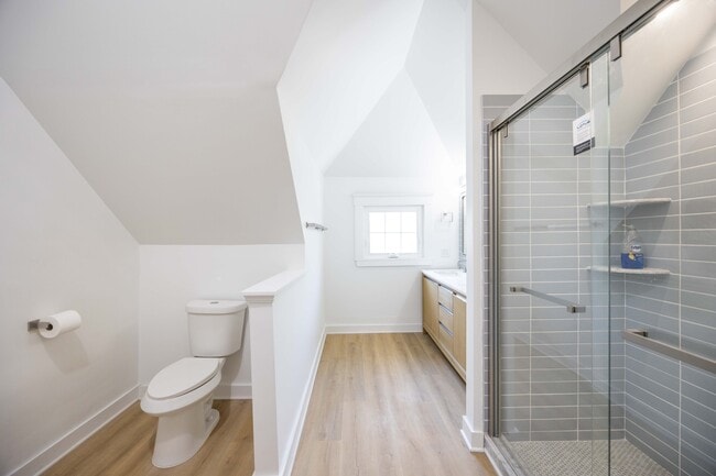 Building Photo - 1496 E 107th St