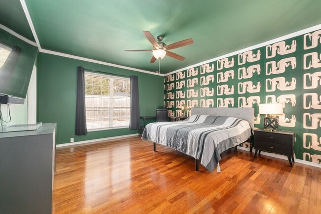 Building Photo - 2222 W University Ave