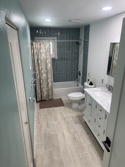Building Photo - 4925 Forecastle Dr