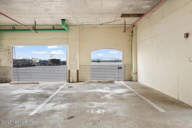 Building Photo - 1431 Riverplace Blvd