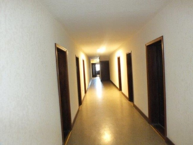 Interior Photo - 124 N Jameson Ave