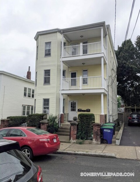 Building Photo - 14 Belknap St