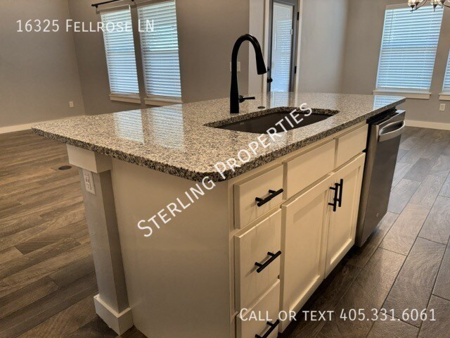 Building Photo - 16325 Fellrose Ln