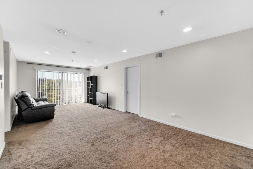 Building Photo - 3255 Kirchoff Rd