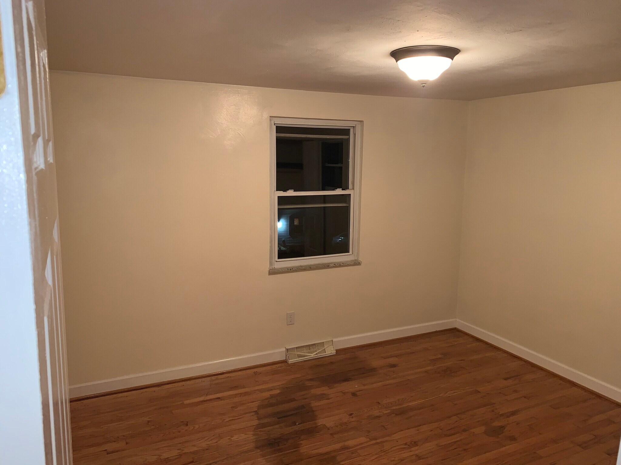 Building Photo - 4268 Sample Ct