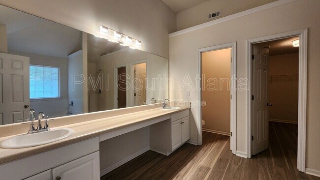 Building Photo - 122 Brenleigh Park Dr