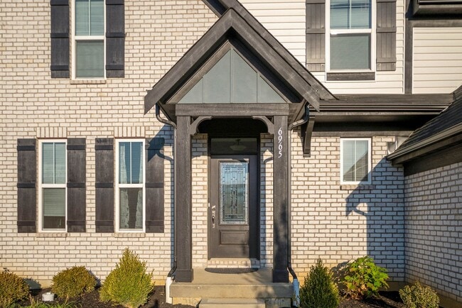 Building Photo - Fully Furnished Executive Corporate Rental