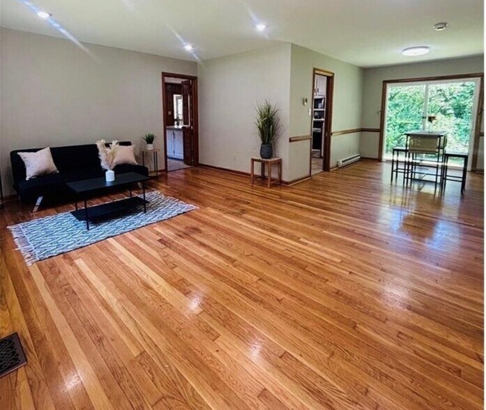 Building Photo - 4932 Lair Dr