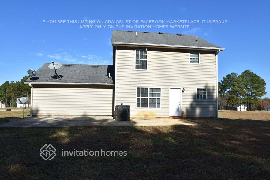 Building Photo - 727 Trickle Ln