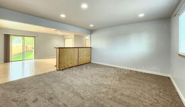 Building Photo - 7209 31st Pl NE