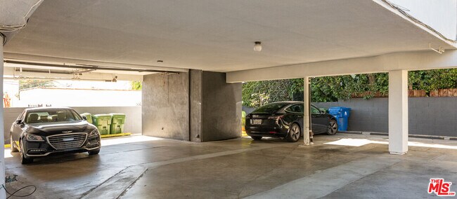 Building Photo - 1323 Ridgeley Dr