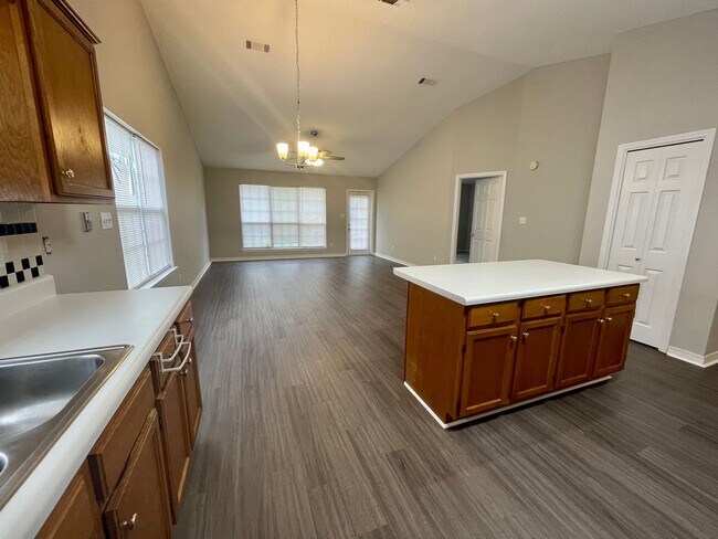 Building Photo - SPRING LAKE GATED COMMUNITY