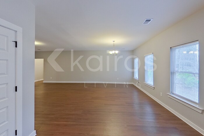 Building Photo - 433 White Oak Cir