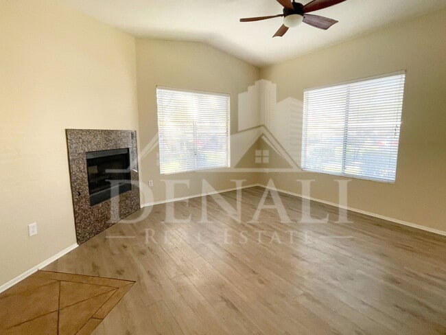 Building Photo - 2929 W Yorkshire Dr