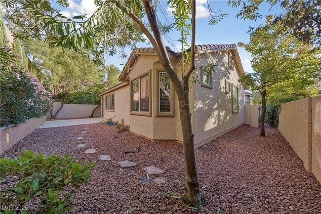 Building Photo - 425 Ralph Mosa St