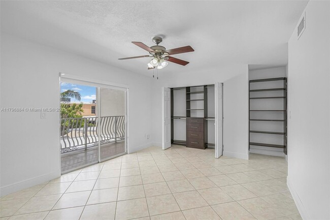 Building Photo - 899 W 79th St