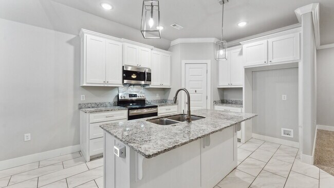 Building Photo - Comfortable Siloam Springs Home