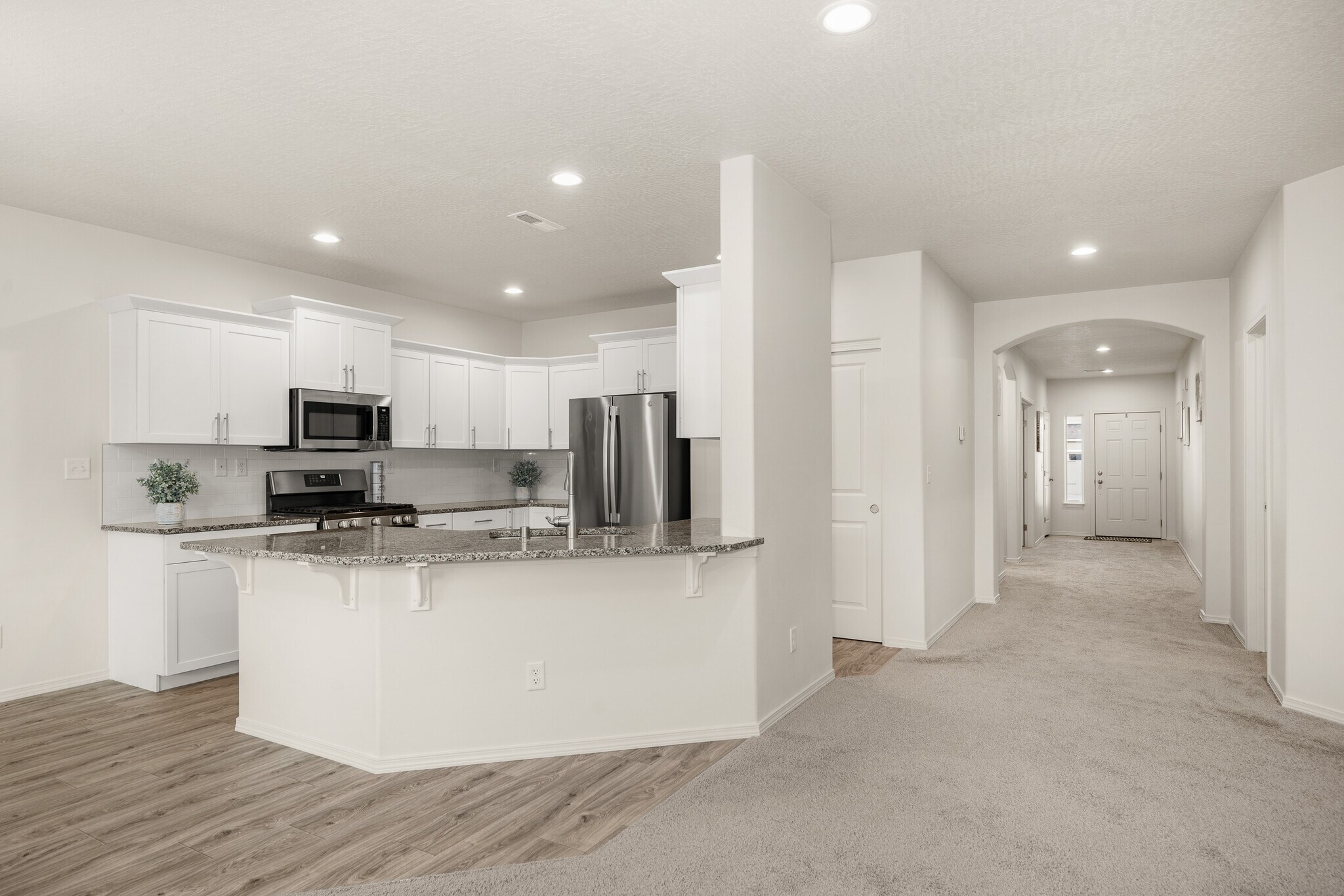 Building Photo - 824 S Bulldog St