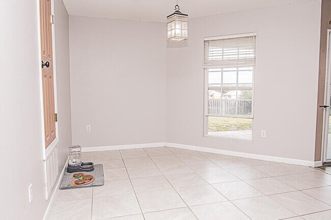 Building Photo - 5215 Moore Loop