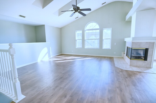 Building Photo - 2866 Stonewater Dr