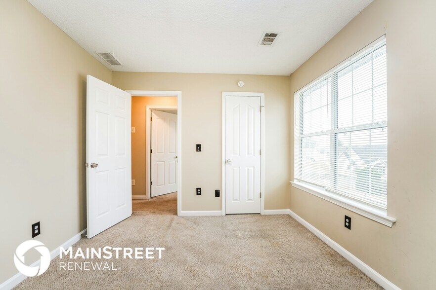 Building Photo - 573 Ransom Way