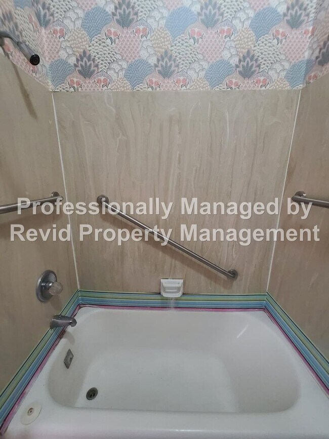 Building Photo - 288 N McLean Blvd