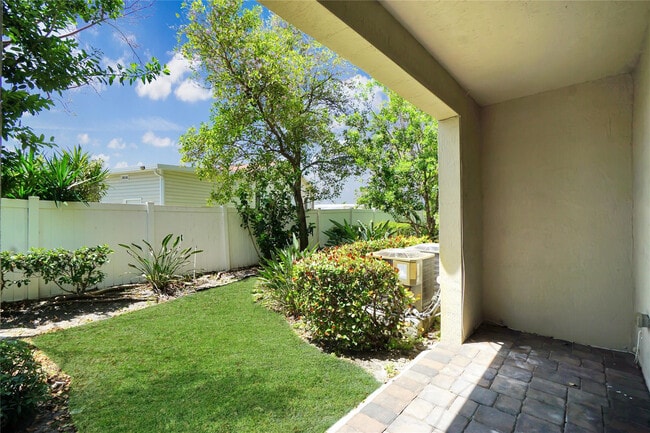 Building Photo - 378 NE 47th Pl