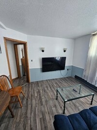 Building Photo - 311 E Thayer Ave