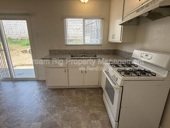 Building Photo - 245 Maryknoll Dr