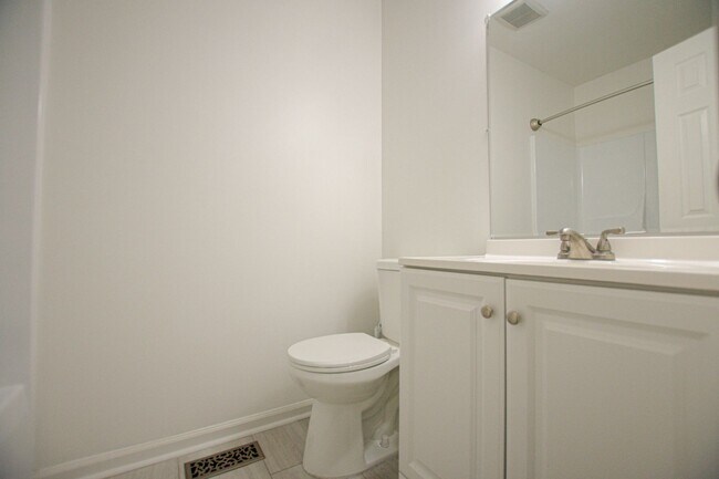 Building Photo - Pet Friendly Three Bedroom!