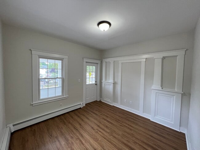 Building Photo - 41 Hillside Ave