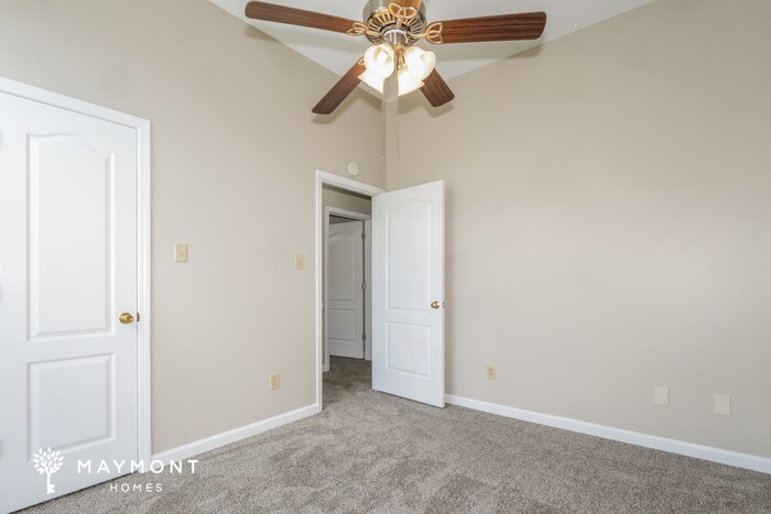 Building Photo - 20 Lakewood Cove