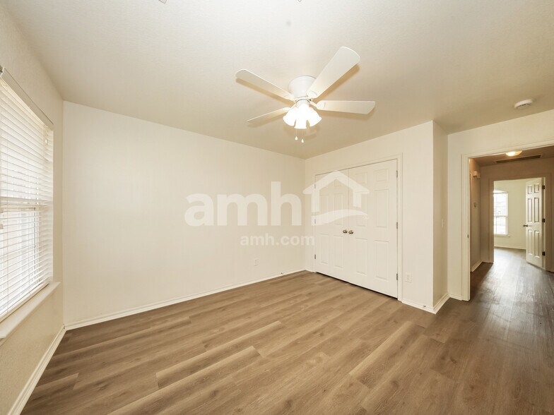 Building Photo - 4129 Queens Dr