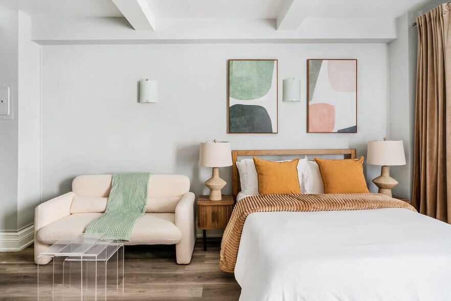 Building Photo - 240 W 73rd St