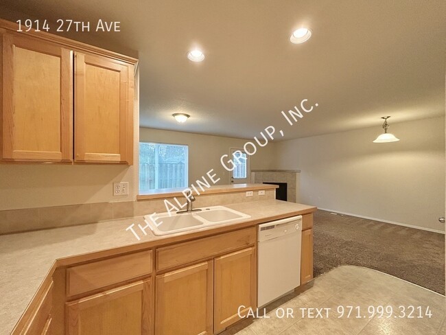 Building Photo - Townhome in Forest Grove