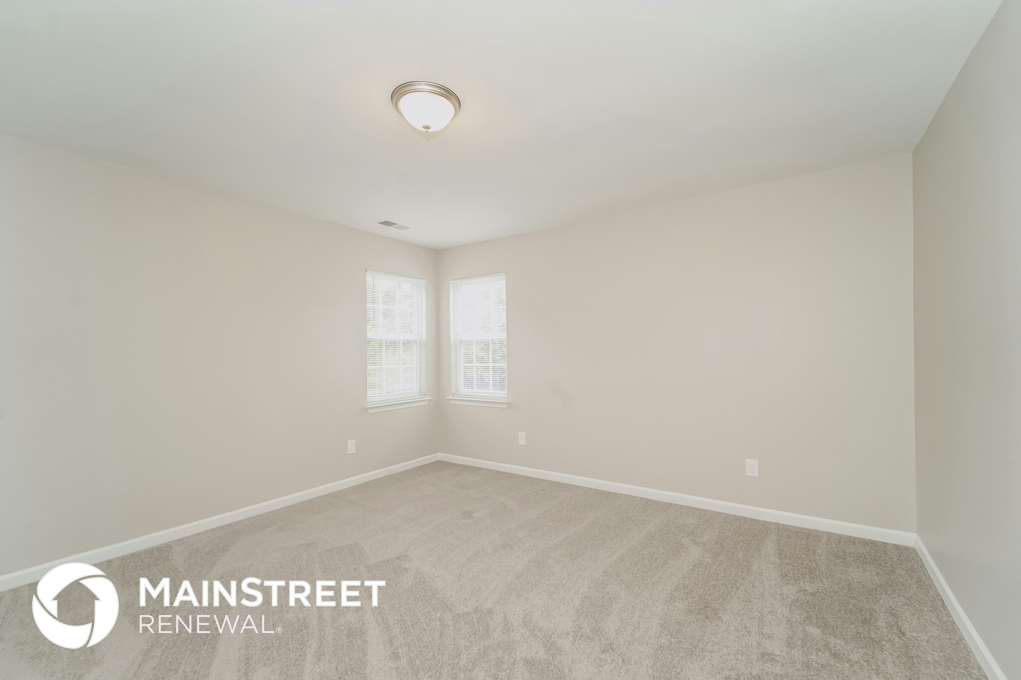 Building Photo - 6046 Shining Oak Ln