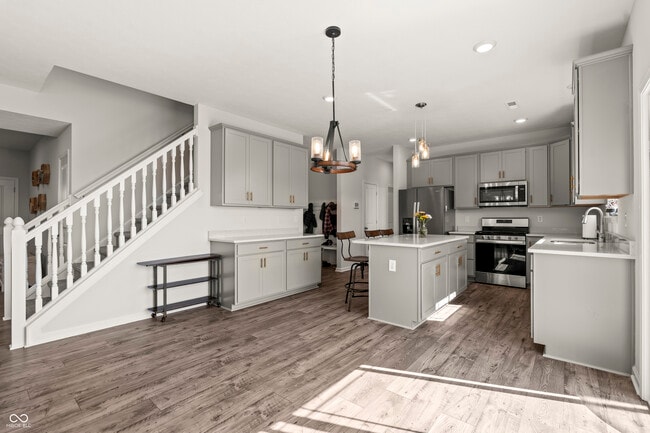 Building Photo - 1399 Hat Band St