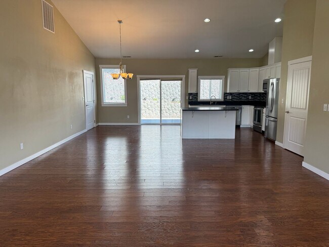 Building Photo - Now renting 3 bedroom 2 bathroom House, visit our website at www.stillproperties.com