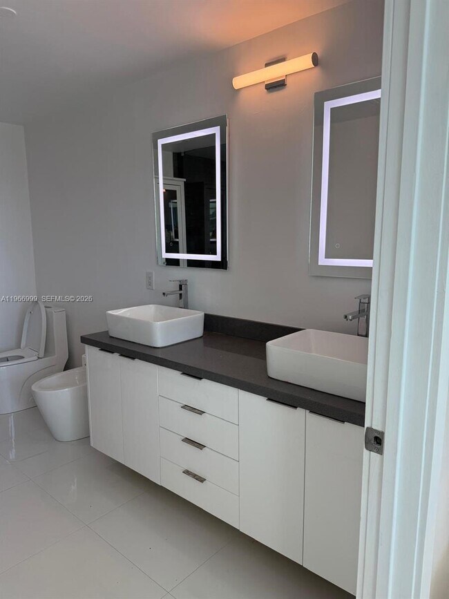 Building Photo - 888 Biscayne Blvd